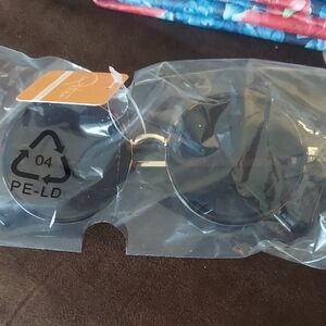 Original Retro Brand Black and Gold Round Glasses